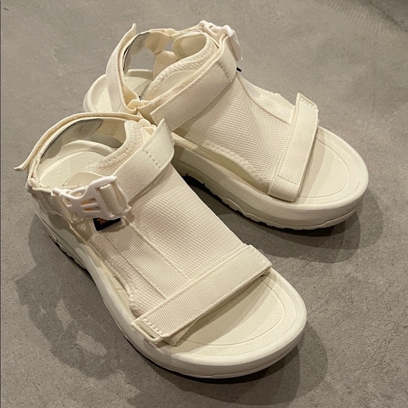 Teva Hurricane XLT Ampsole Volt Sandal Women 8 New No Box - Picture 1 of 5
